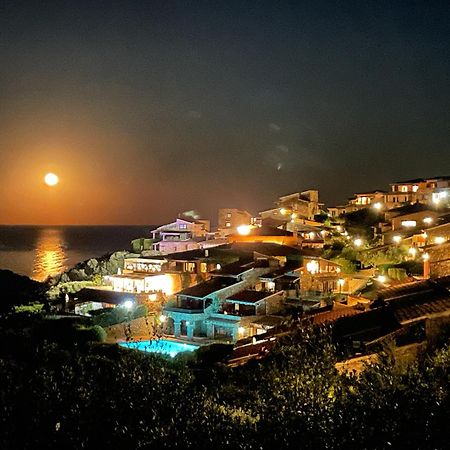 Апартаменти San Teodoro Punta Est Delizioso Monolocale Vista Mare Екстер'єр фото