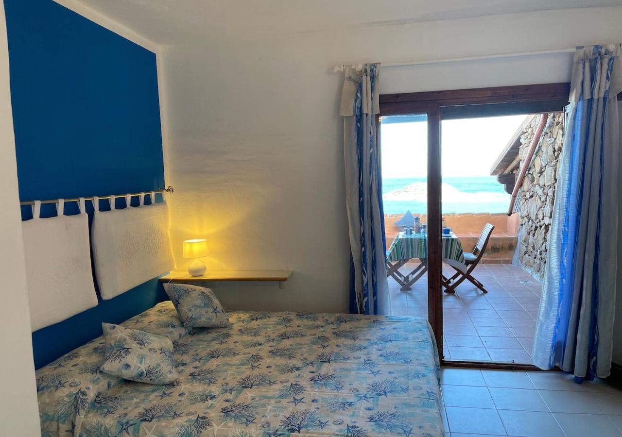 Апартаменти San Teodoro Punta Est Delizioso Monolocale Vista Mare Екстер'єр фото
