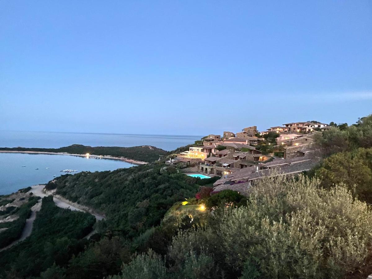 Апартаменти San Teodoro Punta Est Delizioso Monolocale Vista Mare Екстер'єр фото