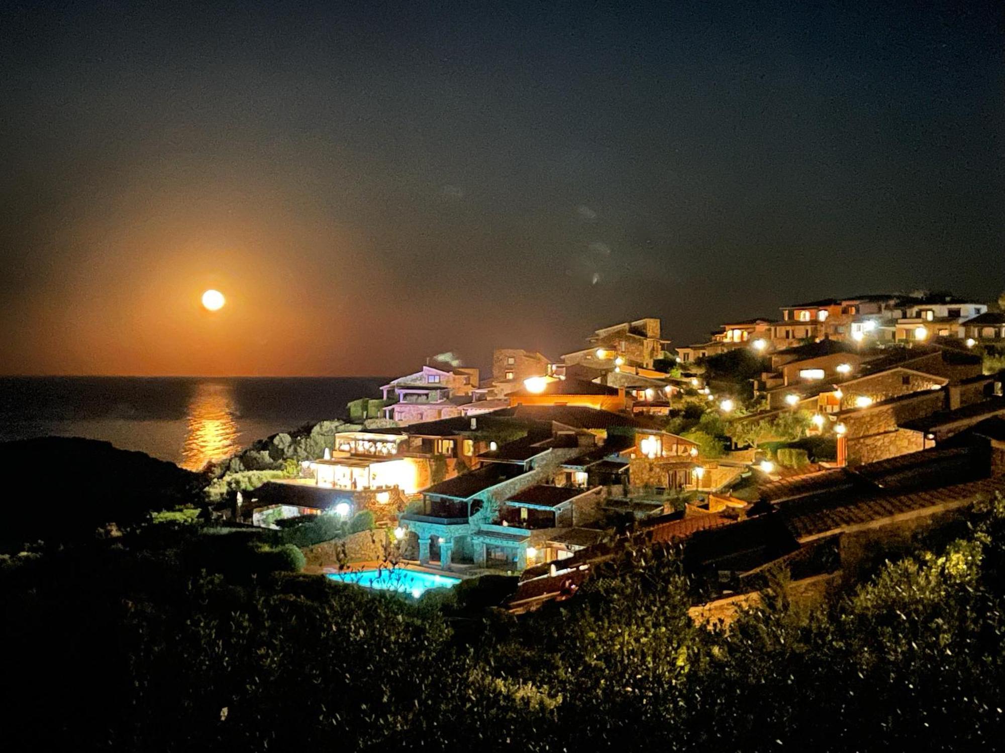 Апартаменти San Teodoro Punta Est Delizioso Monolocale Vista Mare Екстер'єр фото